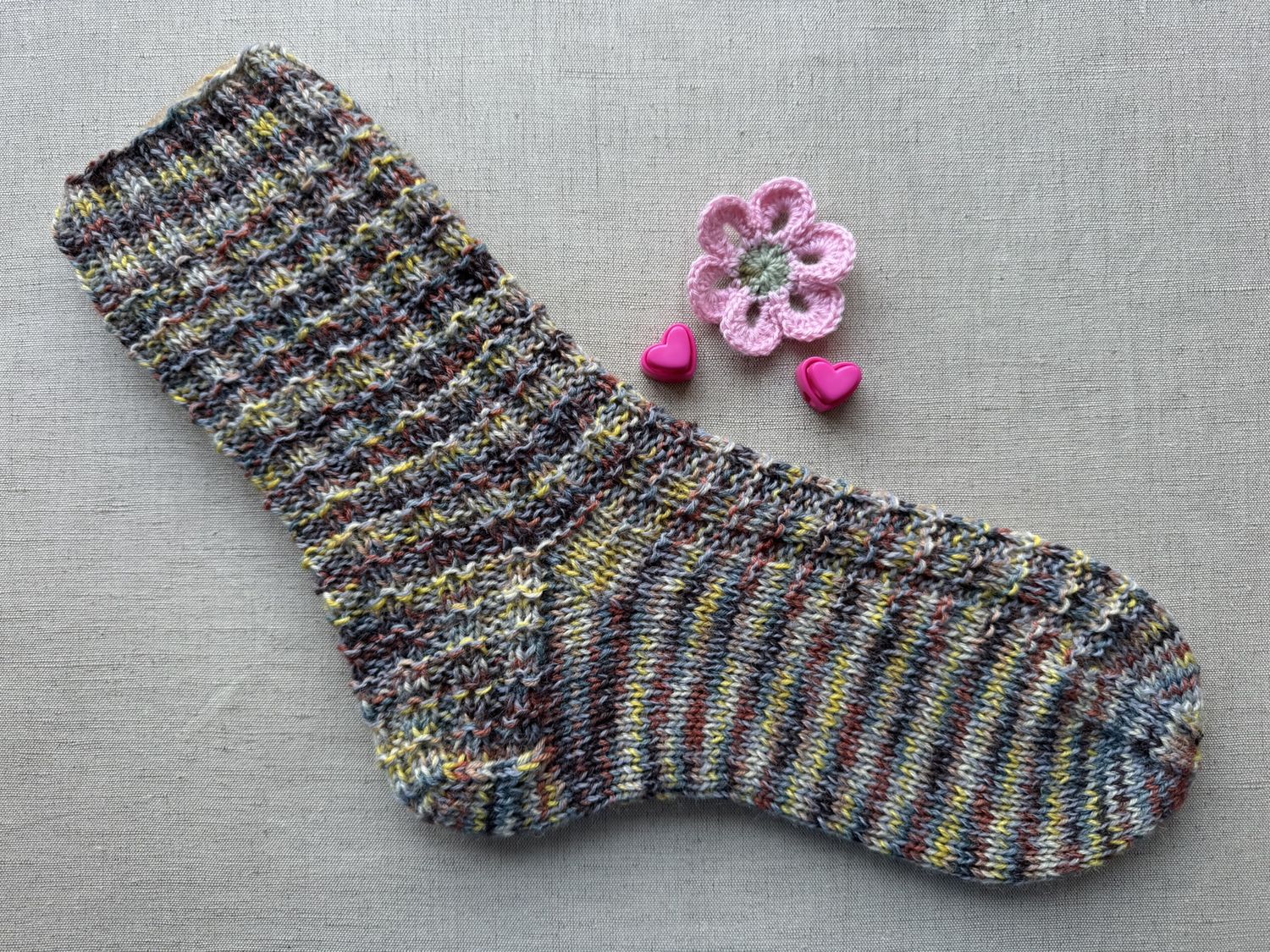 Handgestrickte Socken Dünennebel, Größe 42-44