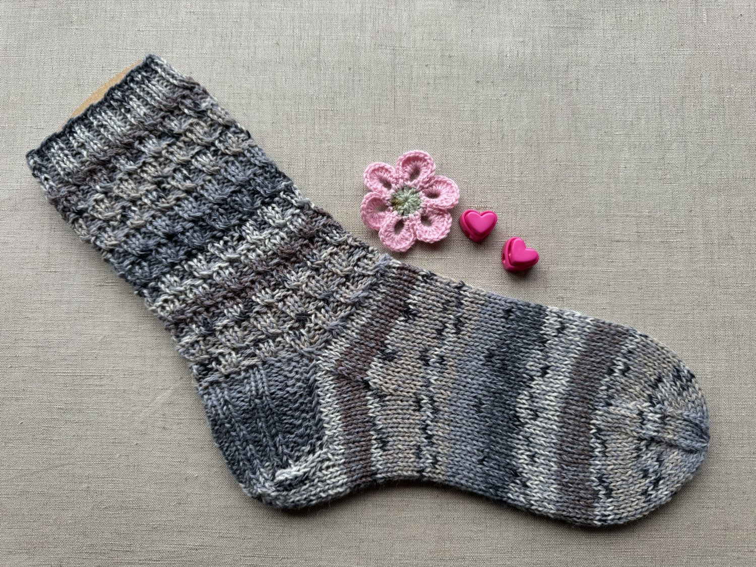 Handgestrickte Socken Kieselstrand, Größe 42-44